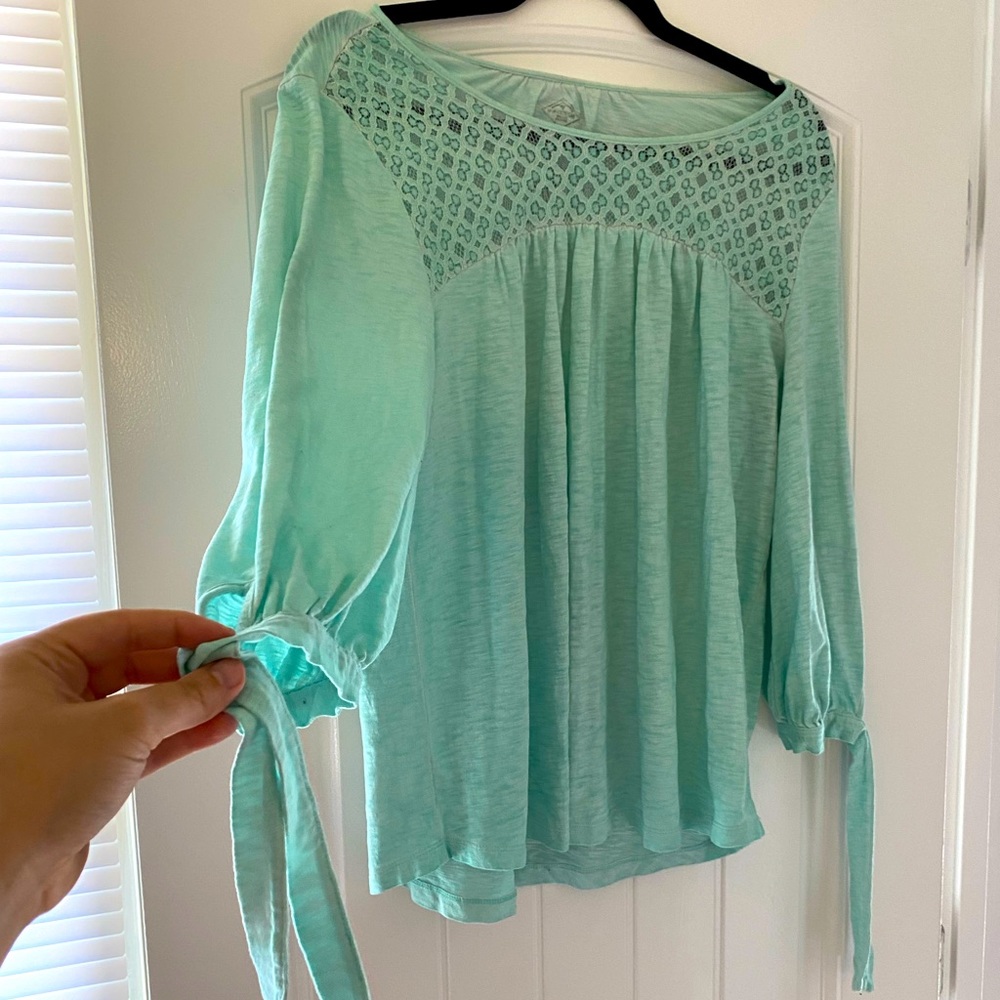 Teal top